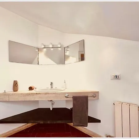 Urban House - Skylight House Navigli Center Apartment Milan